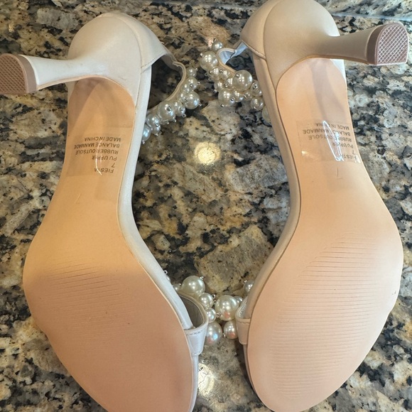 Elegant Pearl-Embellished Cream Heels - Picture 7 of 11